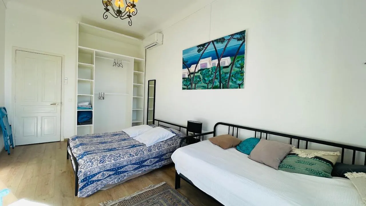 Spacious 3 Bedroom Flat Nice Center - Magnificent View-Parking