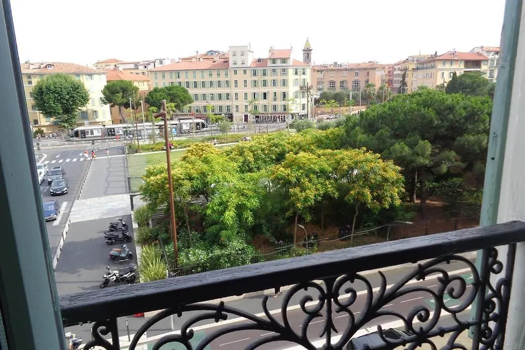 Spacious 3 Bedroom Flat Nice Center - Magnificent View-Parking 0*,  法国