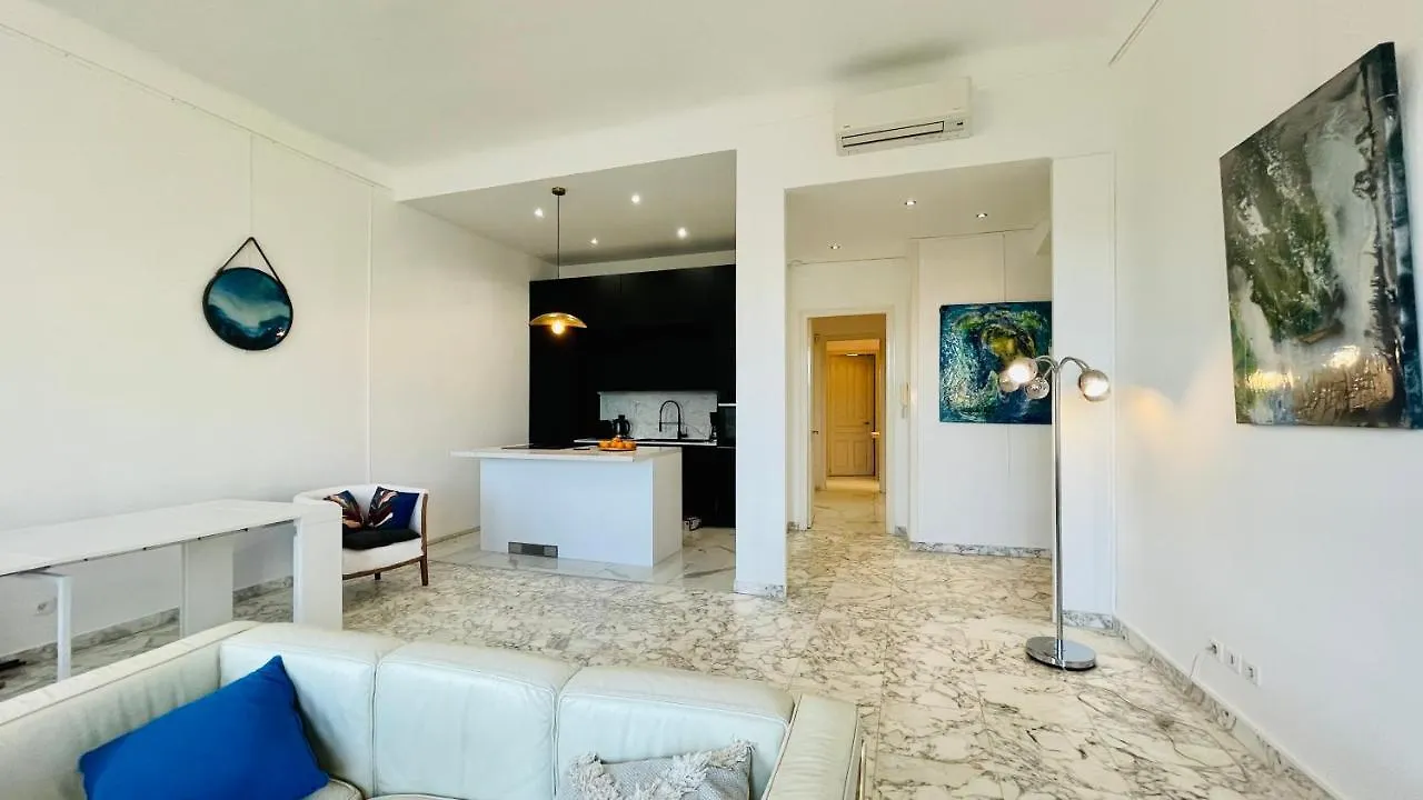 Spacious 3 Bedroom Flat Nice Center - Magnificent View-Parking
