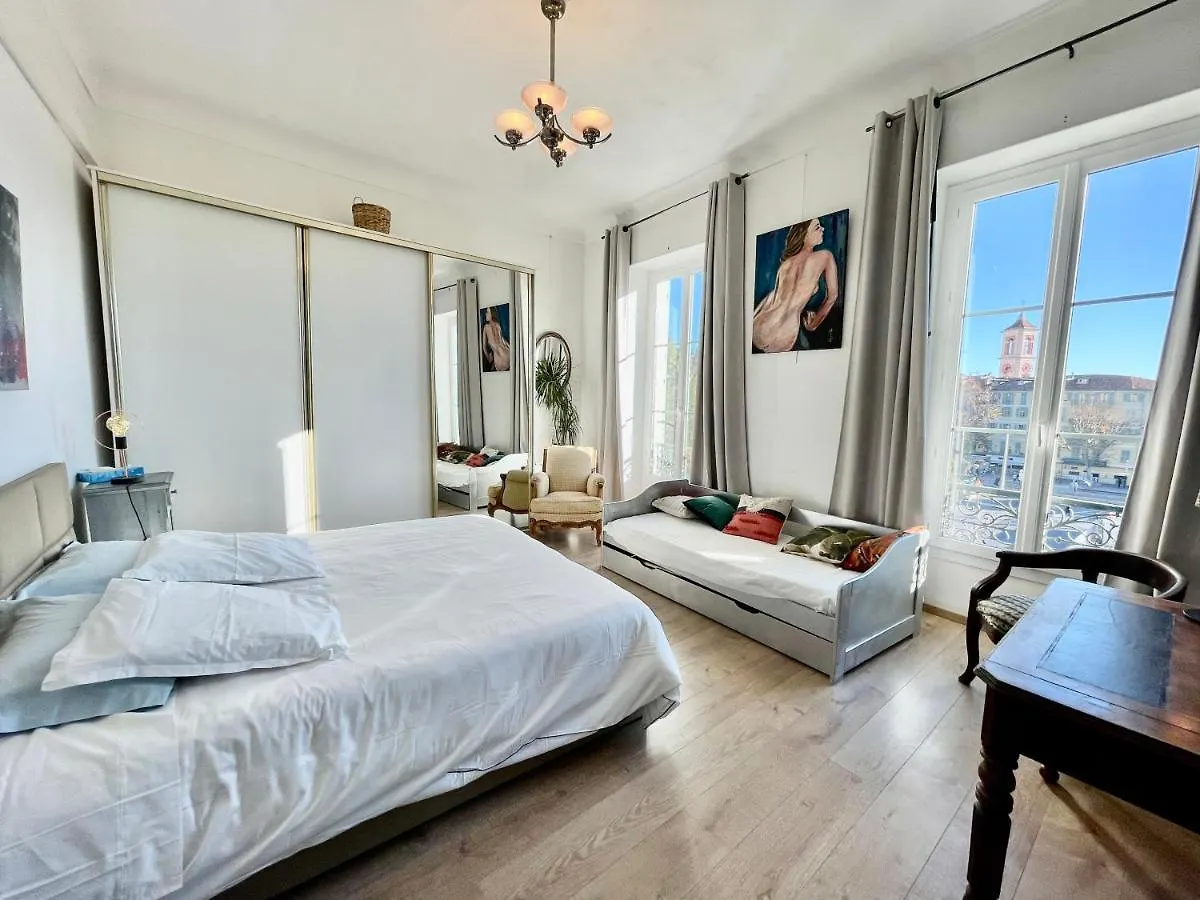 Spacious 3 Bedroom Flat Nice Center - Magnificent View-Parking