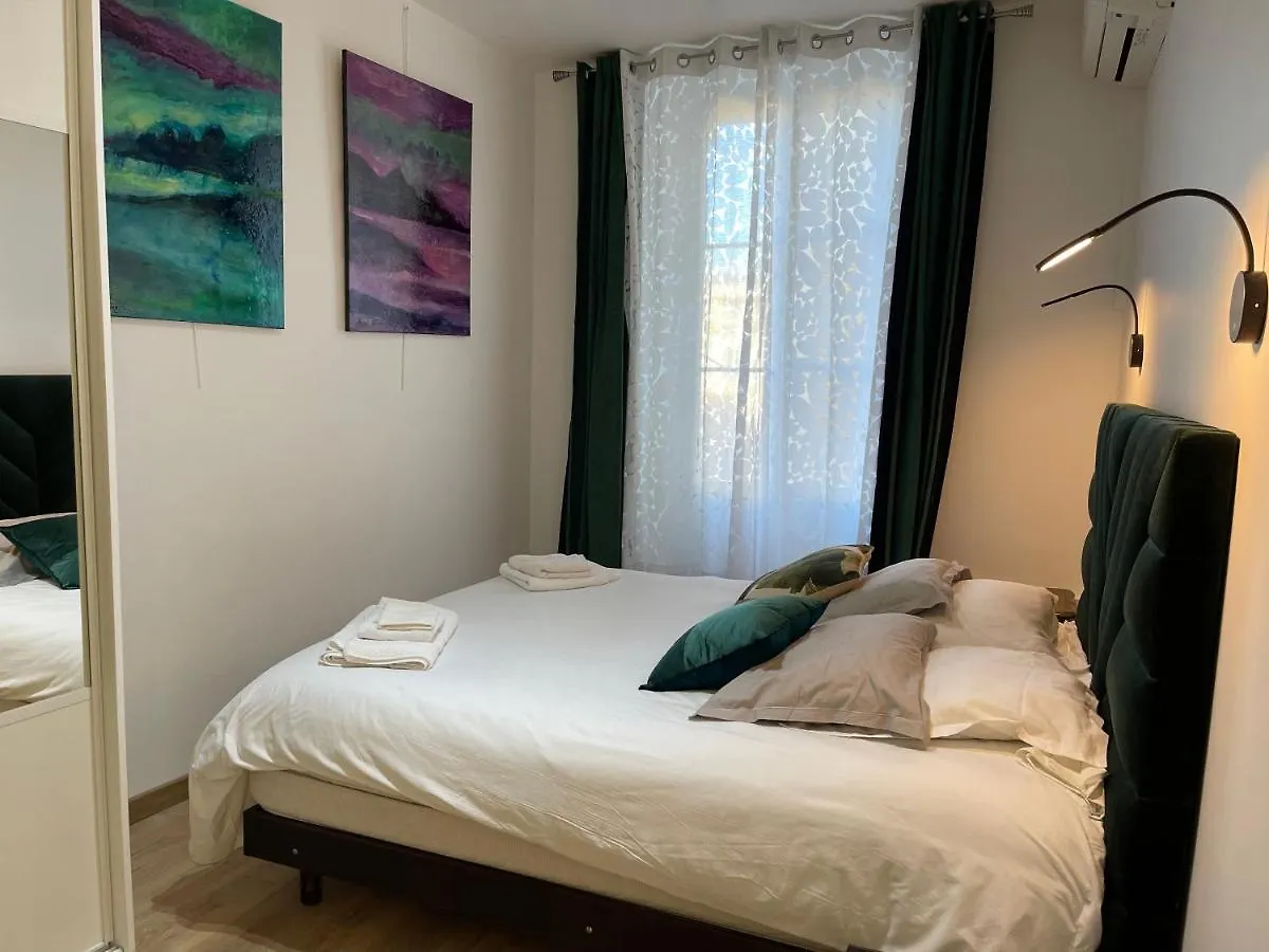 Spacious 3 Bedroom Flat Nice Center - Magnificent View-Parking